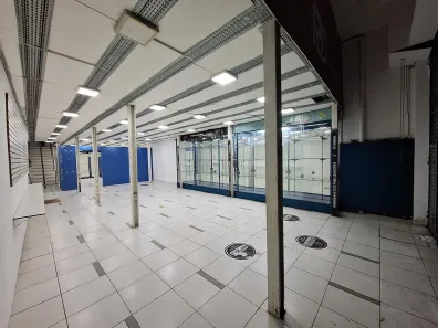 Ponto Comercial para alugar, 261m² no Santa Efigênia, São Paulo