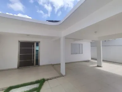 Imóvel Comercial com 6 Quartos para alugar, 750m² no Aleixo, Manaus