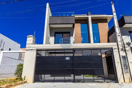 Sobrado com 3 Quartos à venda, 207m² no Bom Jesus, São José dos Pinhais