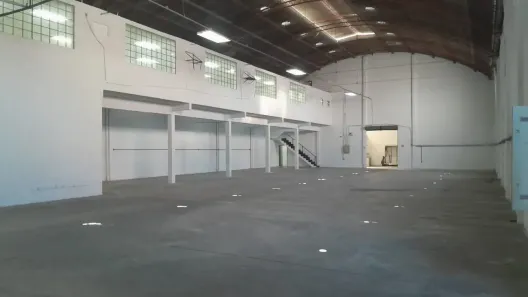 Galpão/Depósito/Armazém à venda, 1299m² no Olaria, Rio de Janeiro