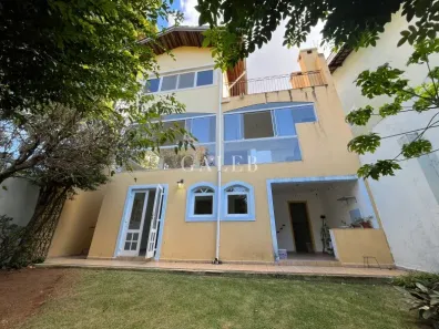 Sobrado com 3 Quartos à venda, 323m² no Vila Petrópolis, Atibaia