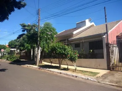 Casa com 4 Quartos à venda, 230m² no Conjunto Residencial Cidade Alta, Maringá