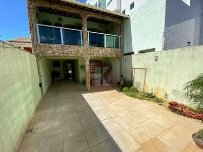 Casa com 3 Quartos à venda, 120m² no Arvoredo, Contagem