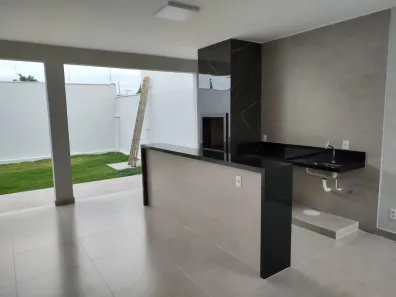 Casa com 4 Quartos à venda, 210m² no Cidade Jardim, Uberlândia