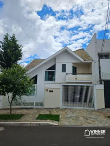 Sobrado com 3 Quartos à venda, 213m² no Zona 06, Maringá