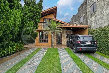 Casa com 3 Quartos à venda, 260m² no Centro, Peruíbe