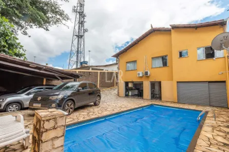 Casa com 4 Quartos à venda, 227m² no João Pinheiro, Belo Horizonte