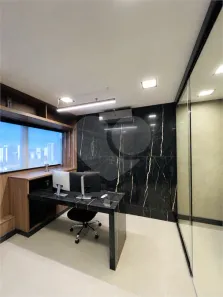 Sala Comercial à venda, 38m² no Vila Mogilar, Mogi das Cruzes