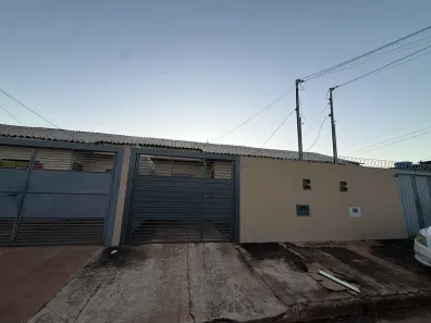 Casa com 2 Quartos para alugar, 50m² no Coophamat, Campo Grande