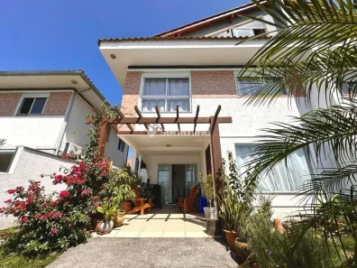 Casa com 4 Quartos à venda, 136m² no Pântano do Sul, Florianópolis