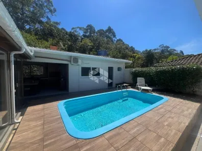 Casa com 3 Quartos à venda, 200m² no Santa Mônica, Florianópolis