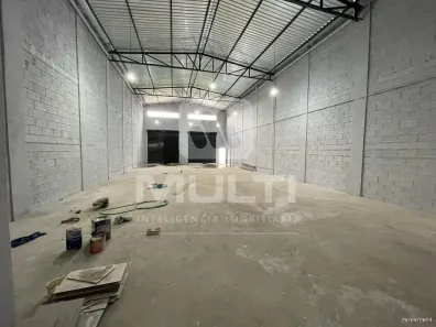 Casa com 1 Quarto à venda, 220m² no Jardim Holanda, Uberlândia