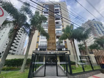 Apartamento com 3 Quartos para alugar, 105m² no Centro, Florianópolis