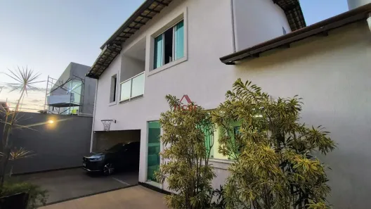 Casa com 4 Quartos à venda, 238m² no Santa Amélia, Belo Horizonte
