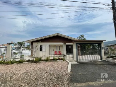 Casa com 2 Quartos para alugar, 235m² no São Cristóvão, Criciúma