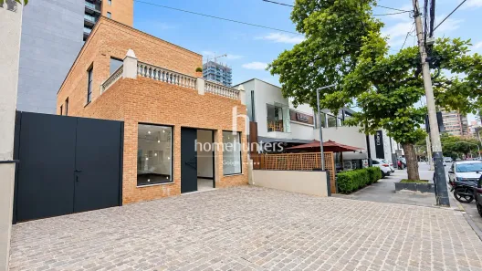 Prédio Comercial com 1 Quarto para alugar, 323m² no Cambuí, Campinas