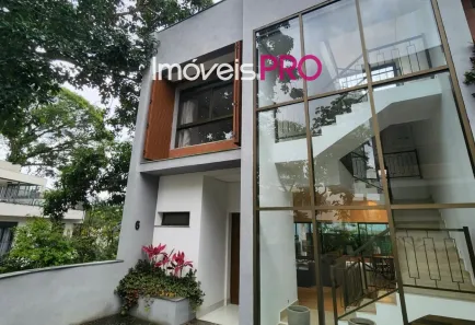 Casa de Condomínio com 4 Quartos para alugar, 689m² no Jardim dos Estados, São Paulo
