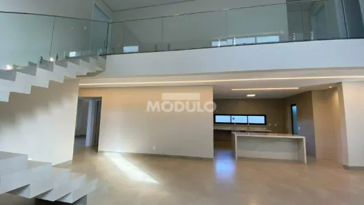 Casa de Condomínio com 4 Quartos para alugar, 440m² no Jardim Sul, Uberlândia