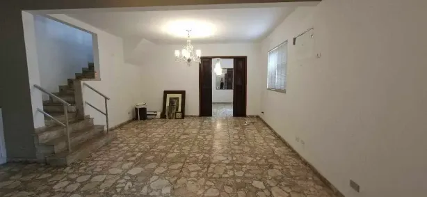 Sobrado com 3 Quartos para alugar, 240m² no Embaré, Santos