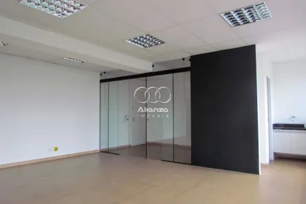 Sala Comercial à venda, 32m² no Santa Efigênia, Belo Horizonte