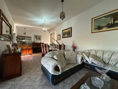Sobrado com 6 Quartos à venda, 220m² no Jardim São Carlos, Sorocaba