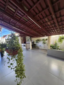 Casa com 5 Quartos à venda, 300m² no Setor Solar Santa Rita, Goiânia