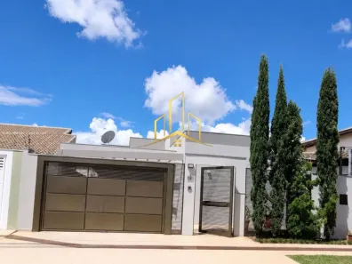 Casa com 4 Quartos à venda, 360m² no Carandá Bosque, Campo Grande
