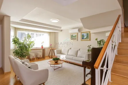 Casa com 4 Quartos à venda, 446m² no Ahú, Curitiba