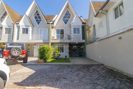 Sobrado com 4 Quartos à venda, 161m² no Tarumã, Curitiba