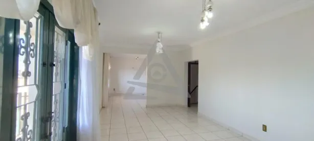 Casa com 3 Quartos para alugar, 295m² no Parque São Quirino, Campinas