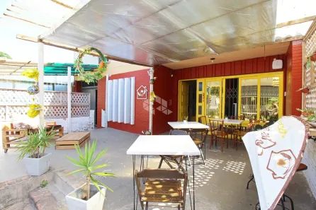 Casa com 5 Quartos à venda, 255m² no Camaquã, Porto Alegre