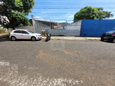Casa com 2 Quartos para alugar, 50m² no Brasil, Uberlândia