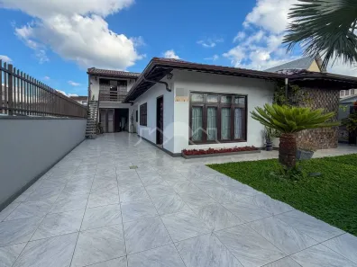 Casa com 4 Quartos à venda, 195m² no Floresta, Joinville