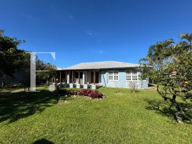 Casa com 3 Quartos à venda, 250m² no XANGRI-LÁ, Xangri-lá