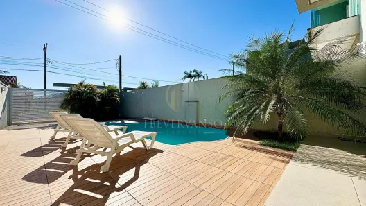 Sobrado com 3 Quartos à venda, 170m² no Guaratuba, Guaratuba