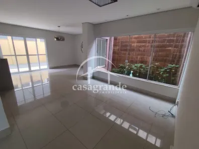 Casa de Condomínio com 3 Quartos para alugar, 150m² no Granja Marileusa, Uberlândia