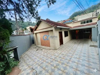 Casa com 3 Quartos à venda, 256m² no Caxambu, Petrópolis