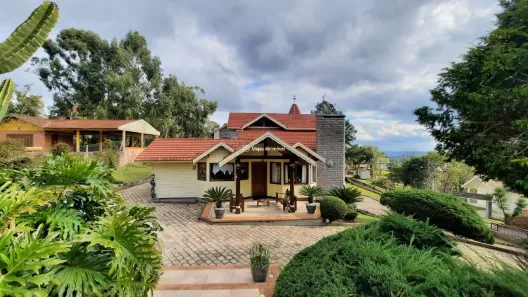 Casa com 5 Quartos à venda, 388m² no MATO QUEIMADO, Gramado