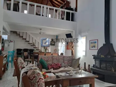 Sobrado com 4 Quartos à venda, 350m² no Balneário Josedy, Peruíbe