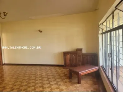 Casa com 3 Quartos à venda, 247m² no Centro, Arapongas