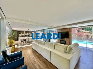 Casa de Condomínio com 4 Quartos à venda, 484m² no Chácara Santa Lúcia, Carapicuíba