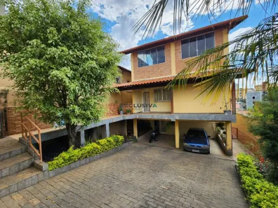Casa com 3 Quartos à venda, 280m² no Glória, Contagem