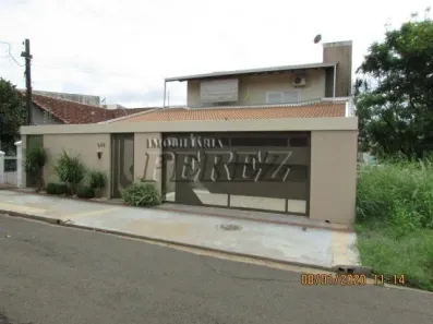 Sobrado com 4 Quartos à venda, 359m² no Quebec, Londrina