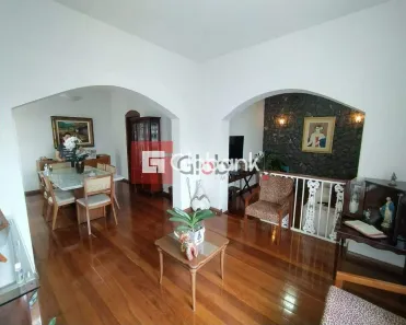 Casa com 3 Quartos à venda, 250m² no Centro, Montes Claros