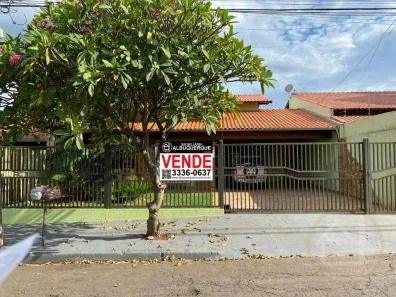Casa com 3 Quartos à venda, 208m² no Califórnia, Londrina