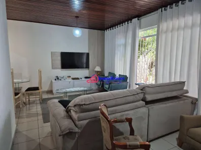 Casa com 4 Quartos para alugar, 250m² no Jardim Maia, Guarulhos