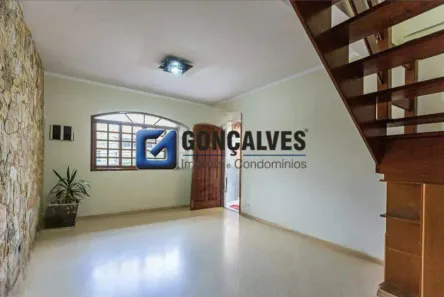 Sobrado com 3 Quartos para alugar, 217m² no Jardim Las Vegas, Santo André