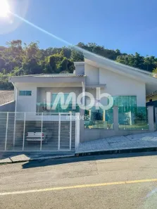 Casa com 3 Quartos à venda, 220m² no Centro, Guaramirim