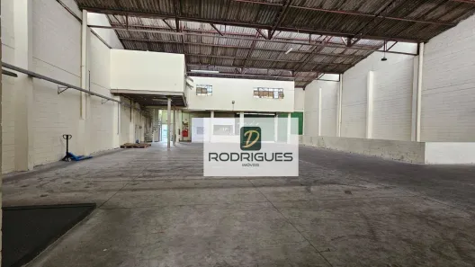 Galpão/Depósito/Armazém para venda ou aluguel, 2067m² no Centro, Diadema