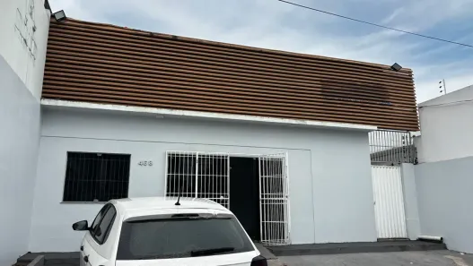 Prédio Comercial para alugar, 50m² no Adrianópolis, Manaus